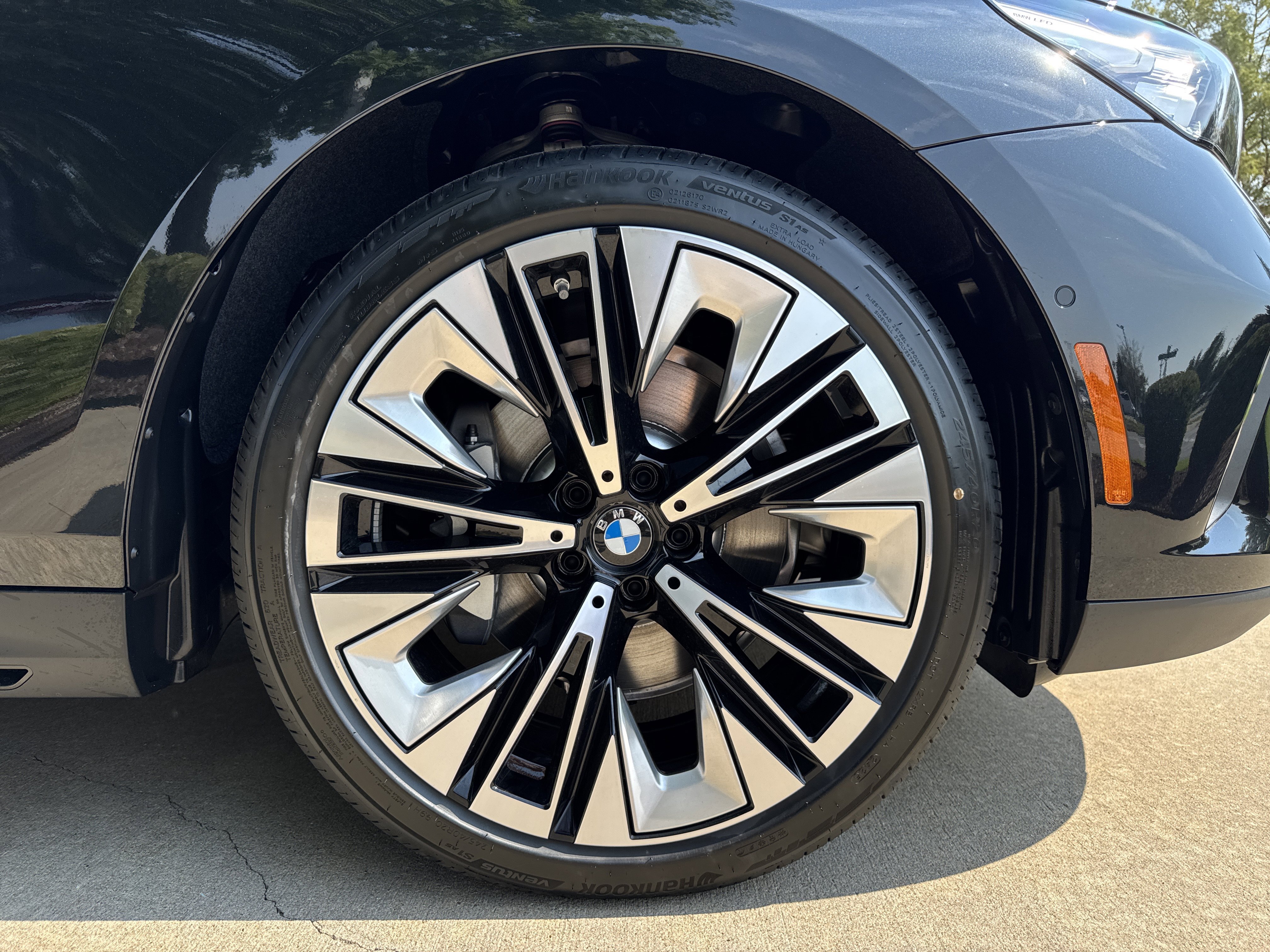 2026 BMW 5 Series 530i - Photo 27
