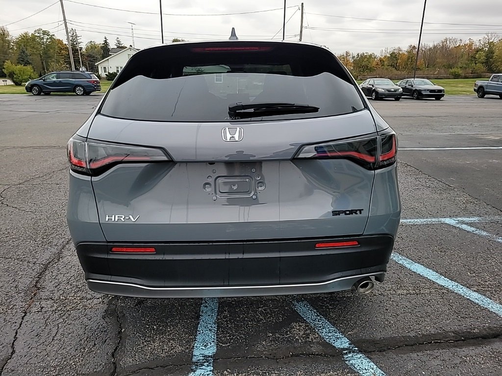 2025 Honda HR-V Sport photo 4