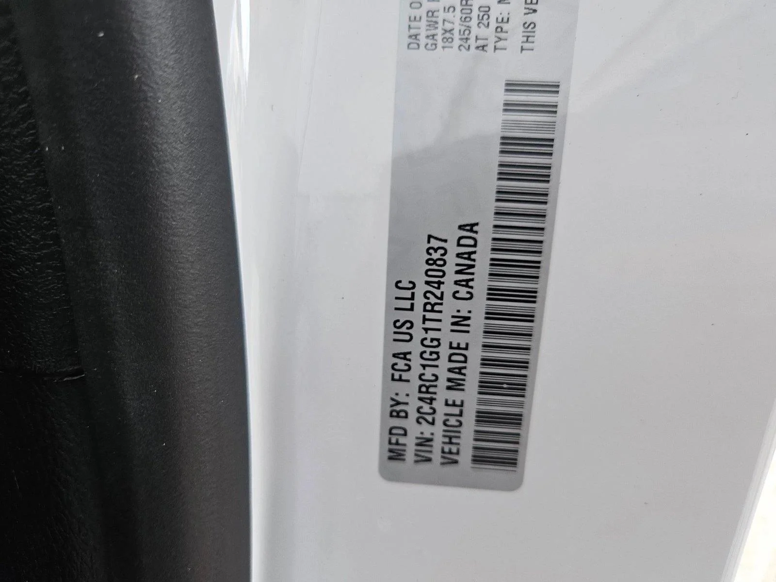 New 2026 Bright White Clear-Coat Exterior Paint Chrysler Limited image 19