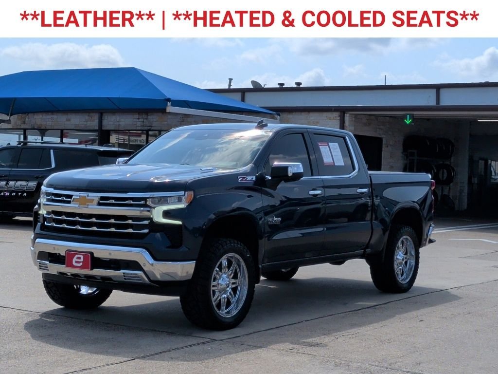 Used 2022 Blue Chevrolet LTZ image 3