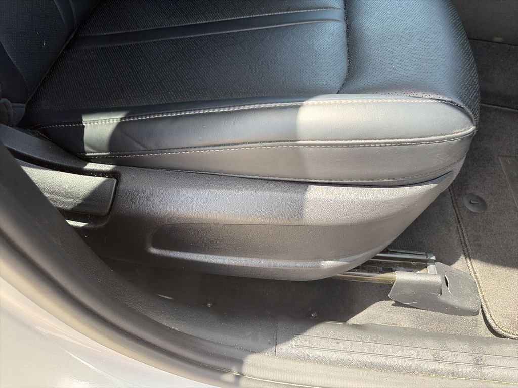 Used 2021 Silver Kia S image 37