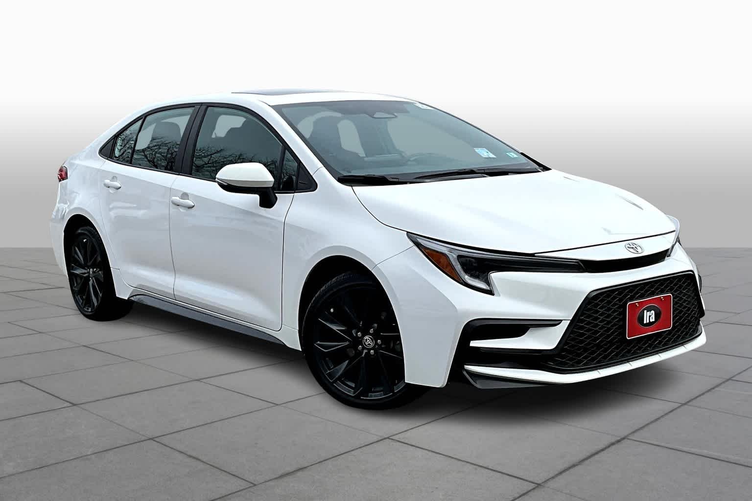 Used 2024 Ice Cap Toyota SE image 2