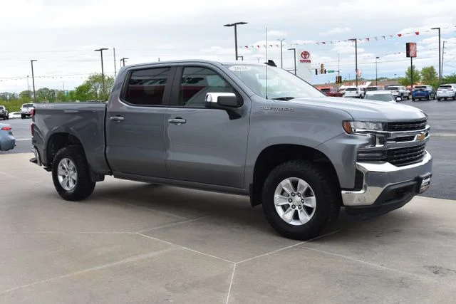 Used 2021 Gray Chevrolet LT image 4