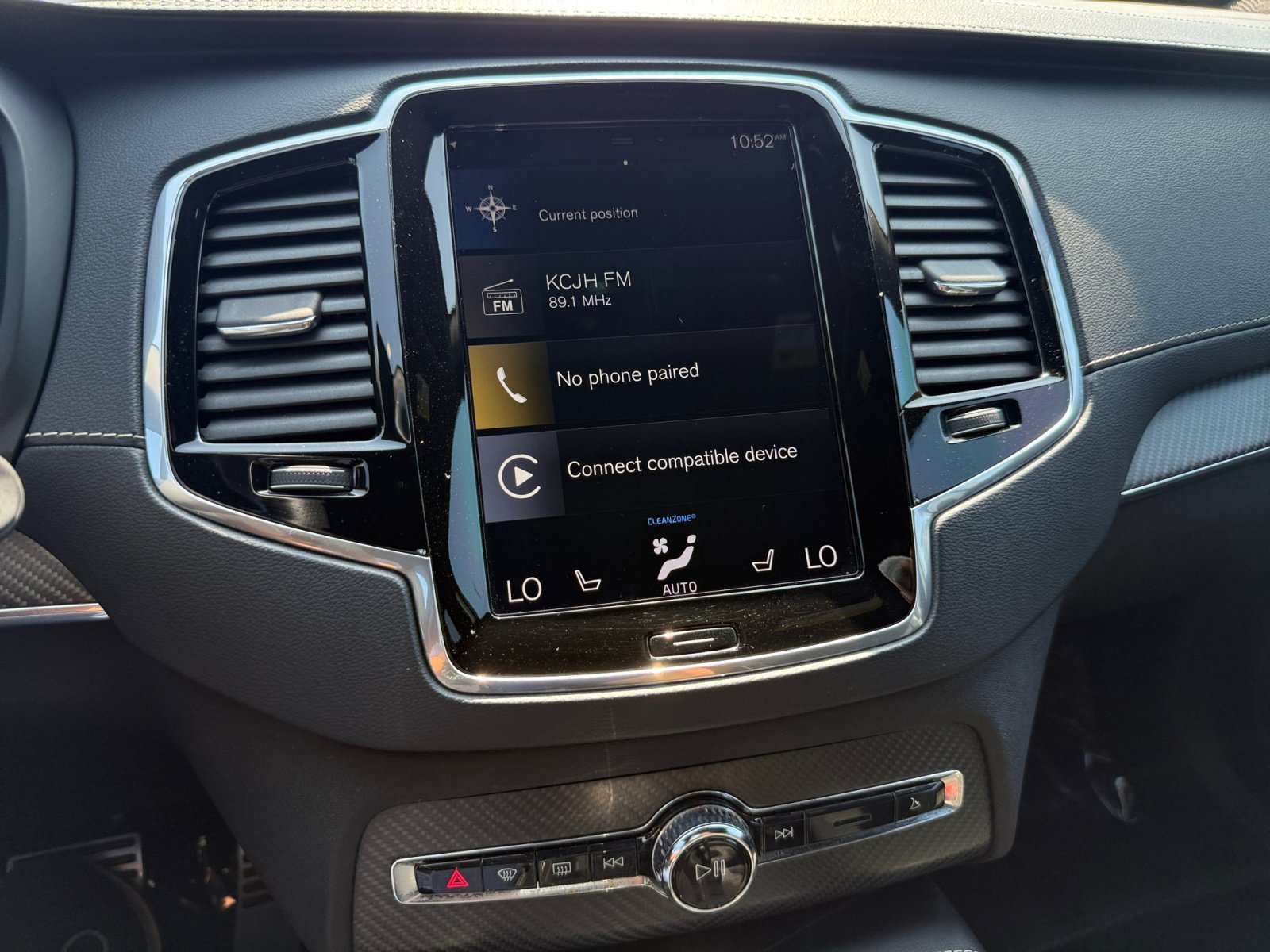 Used 2019 Onyx Black Metallic Volvo T6 R-Design image 12