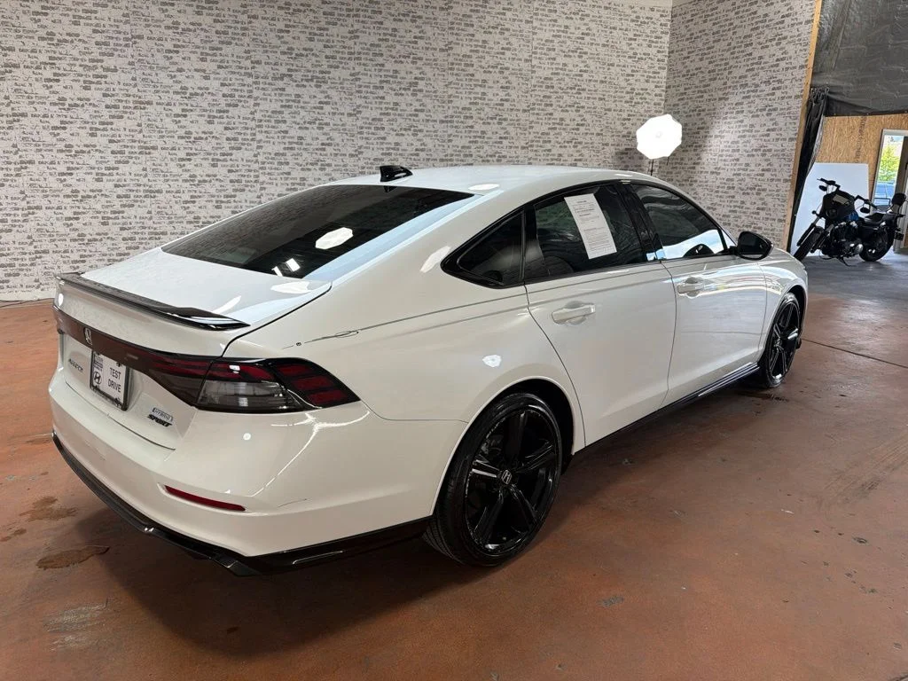 Used 2025 Platinum White Pearl Honda Sport-L image 7