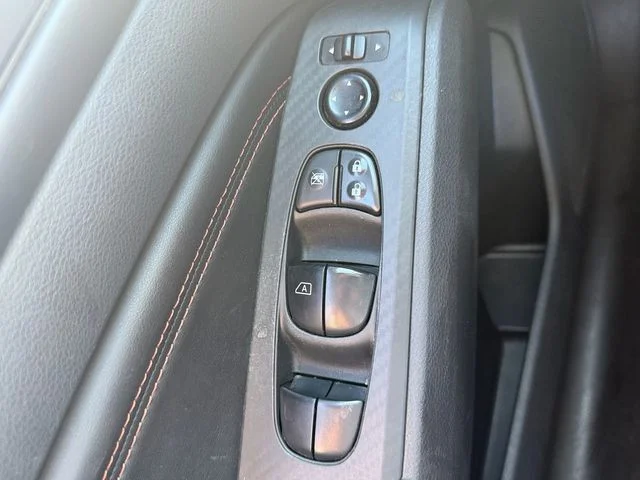 Used 2022 Red Nissan 2.5 SR image 30