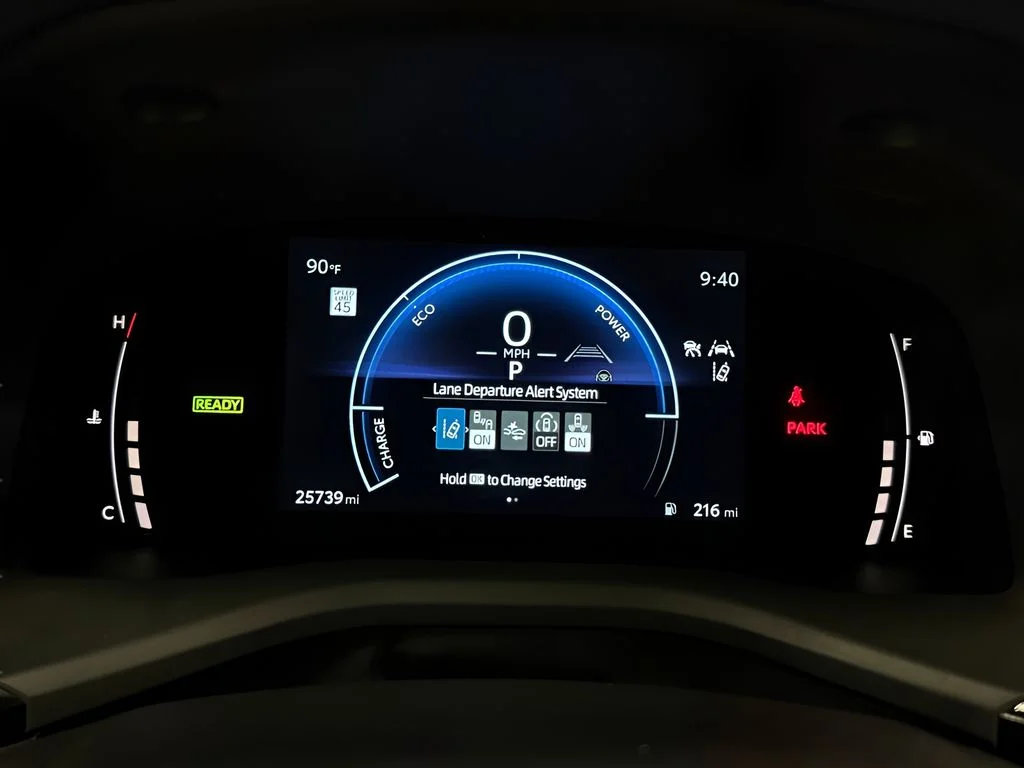 Used 2025 White Toyota LE image 22