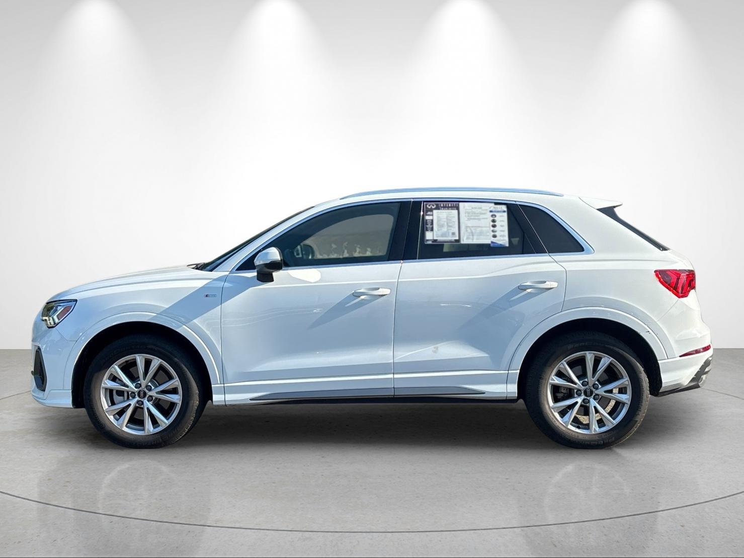 Used 2025  Audi S line Premium image 2