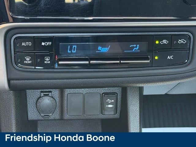 Used 2018 Silver Toyota LE image 27