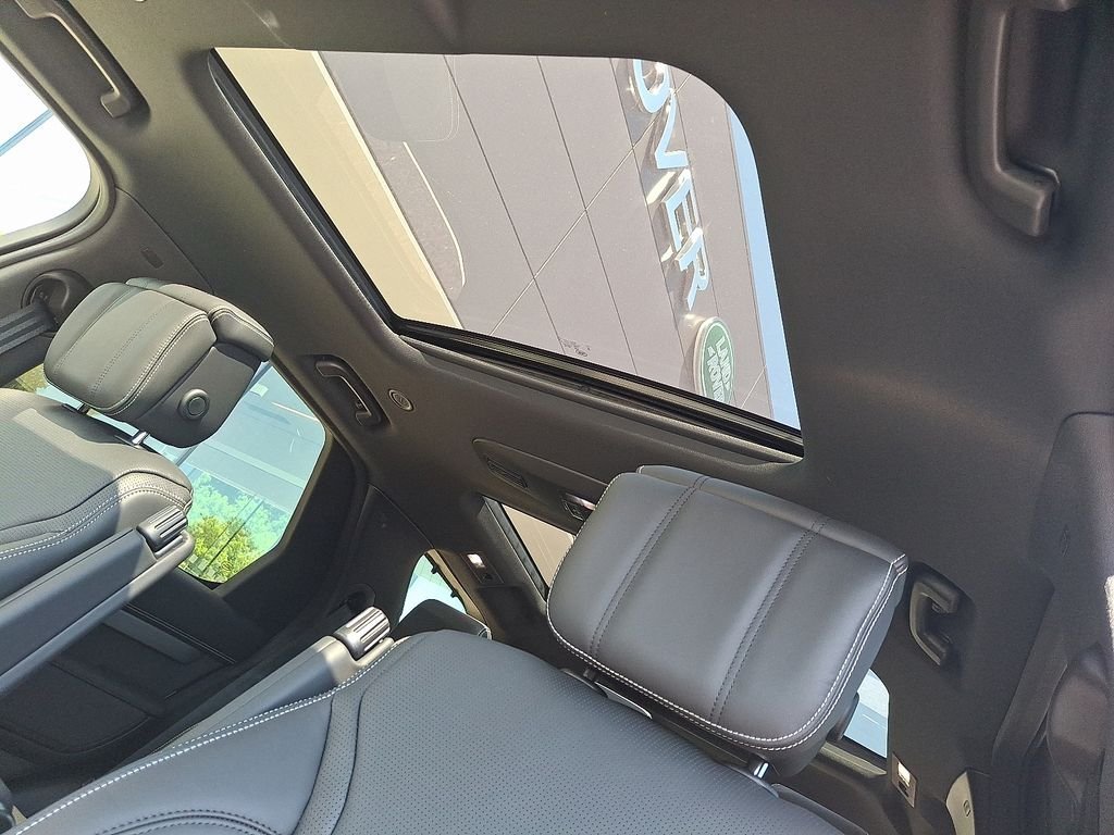 New 2026 Fuji White LAND ROVER Gemini Edition image 9
