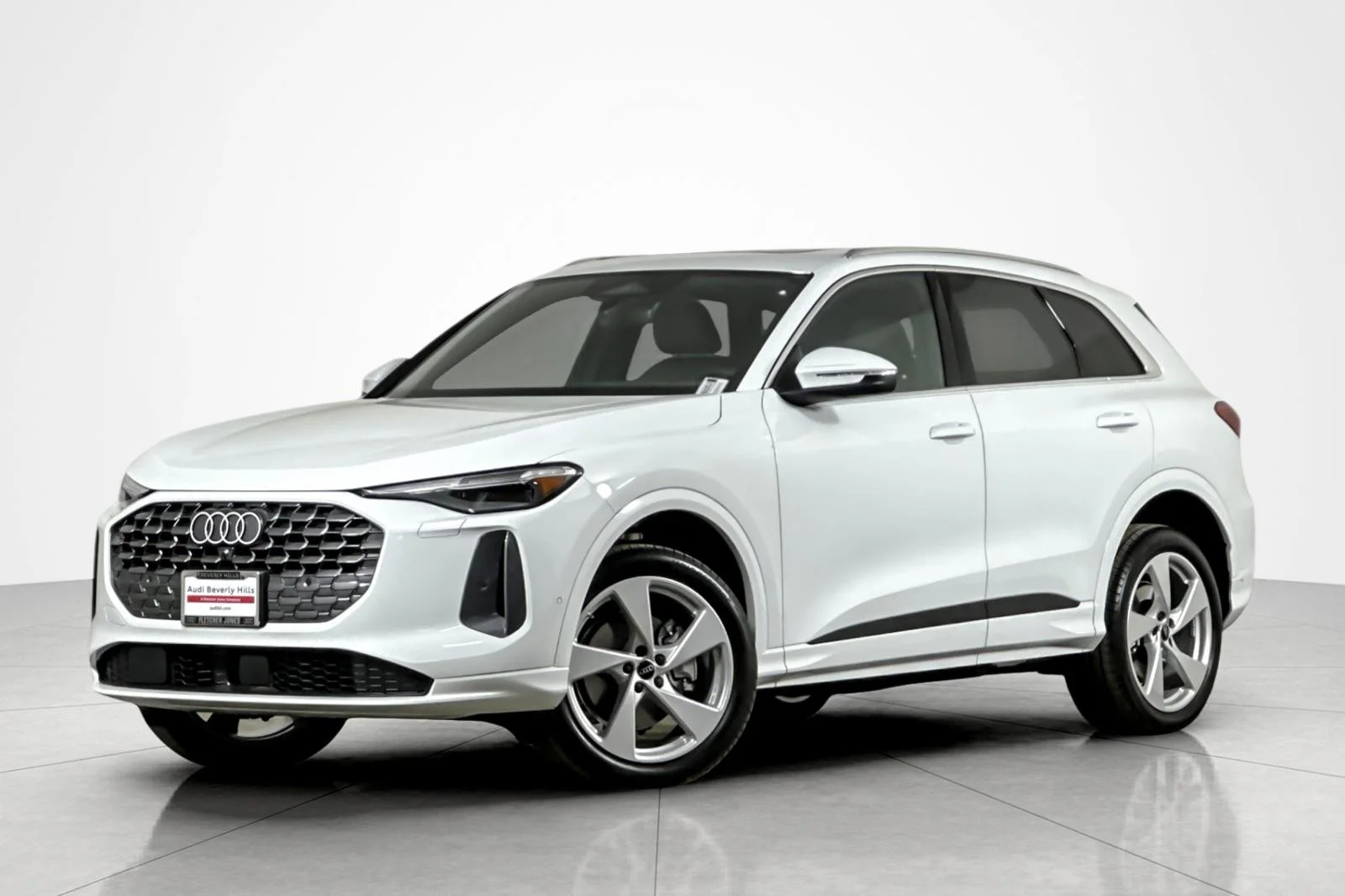 2026 Audi Q5 Premium Plus quattro's photo