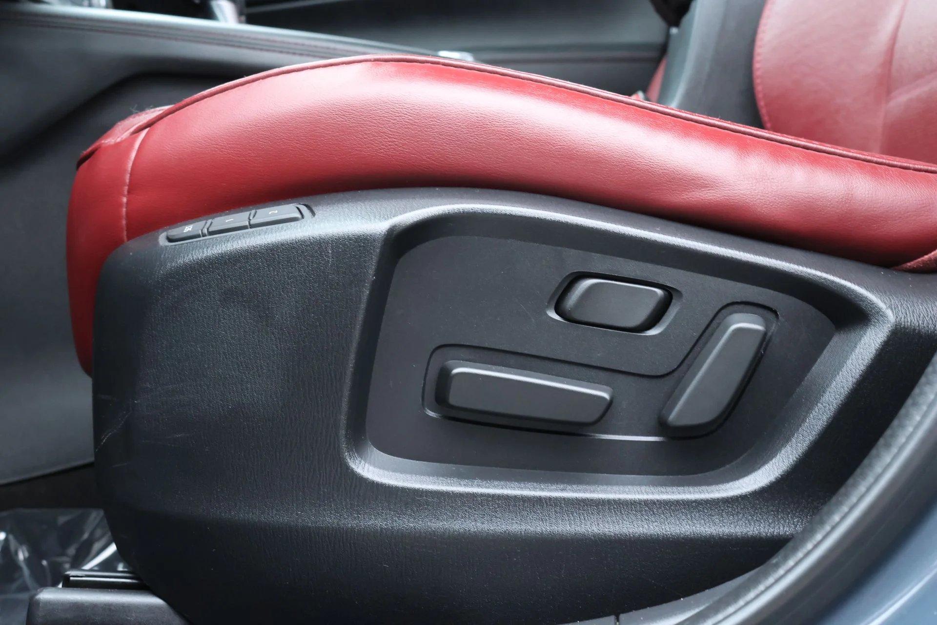 Used 2024 Gray Mazda 2.5 S Carbon Edition image 19