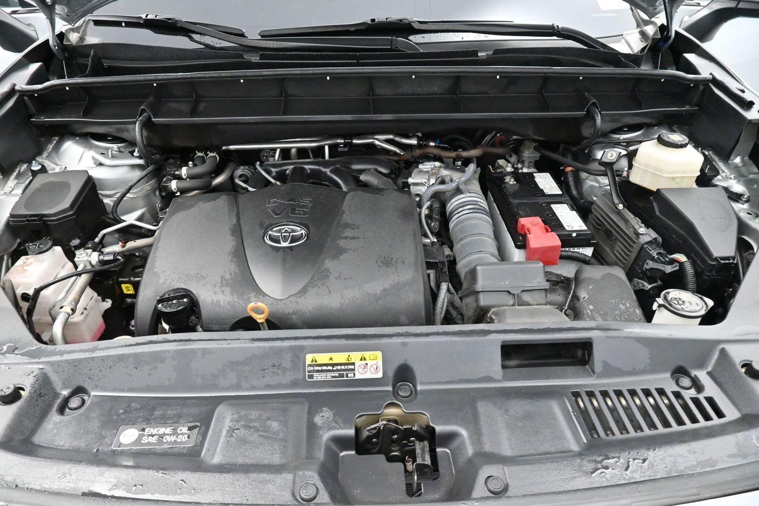 Used 2022 Celestial Silver Metallic Toyota XLE image 41