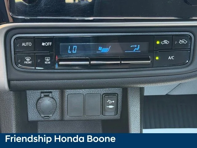 Used 2018 Silver Toyota LE image 27