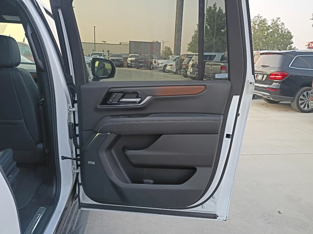Used 2025 White GMC Denali image 13