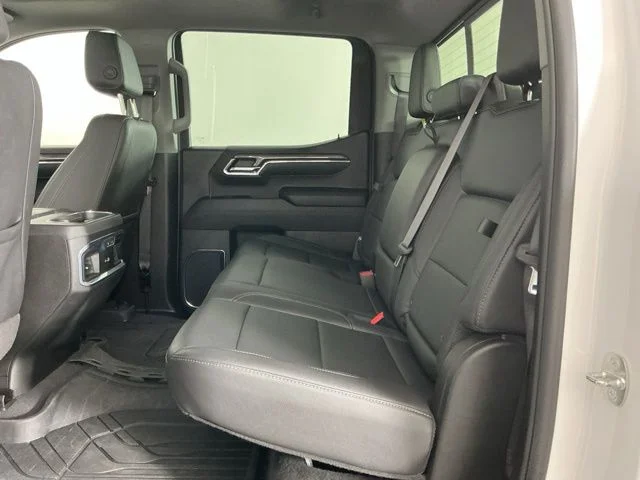 Used 2024  Chevrolet LTZ image 28