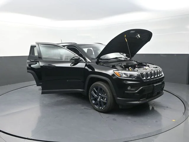 New 2026 Diamond Black Crystal Pearlcoat Jeep  image 23