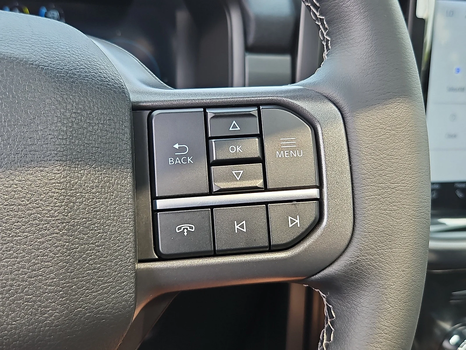 Used 2026 Carbonized Gray Metallic   M7 Ford LARIAT image 23