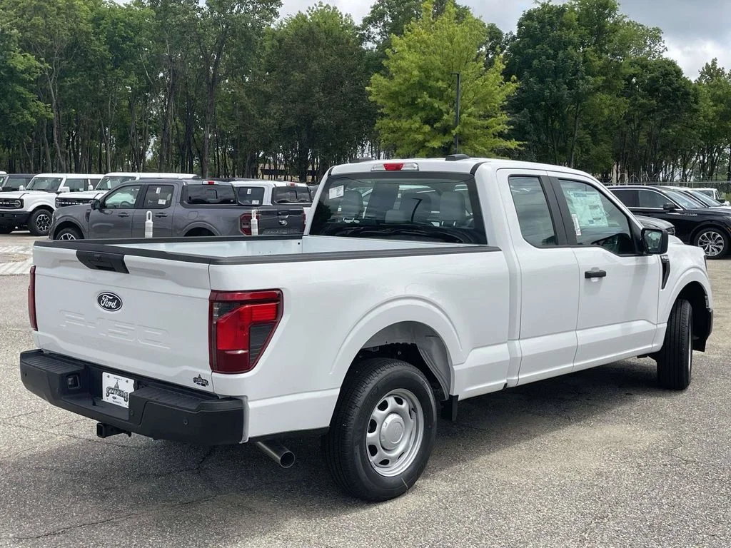 New 2026 Oxford White Ford XL image 3