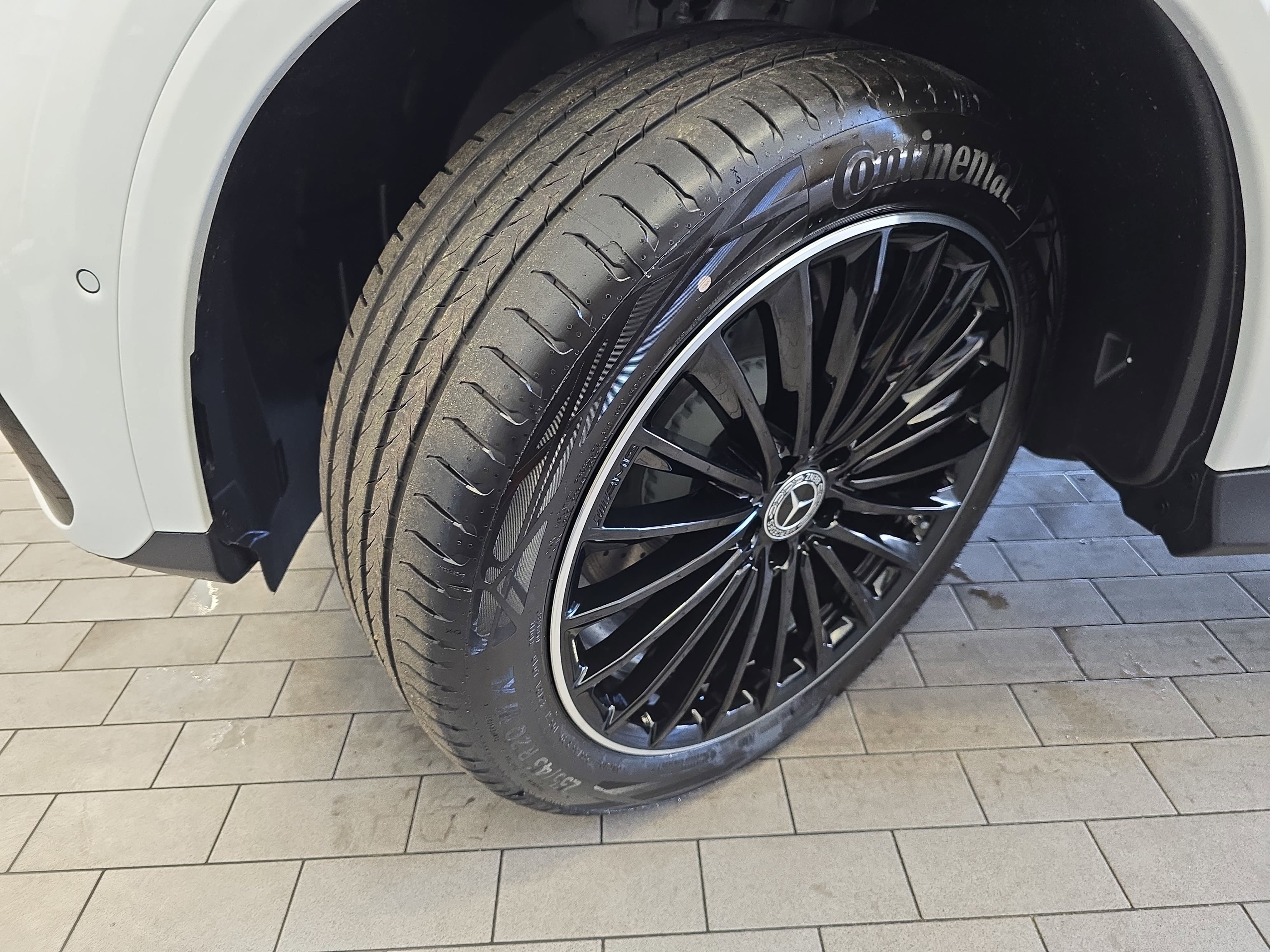 New 2026 Polar White Mercedes-Benz GLC300 image 35