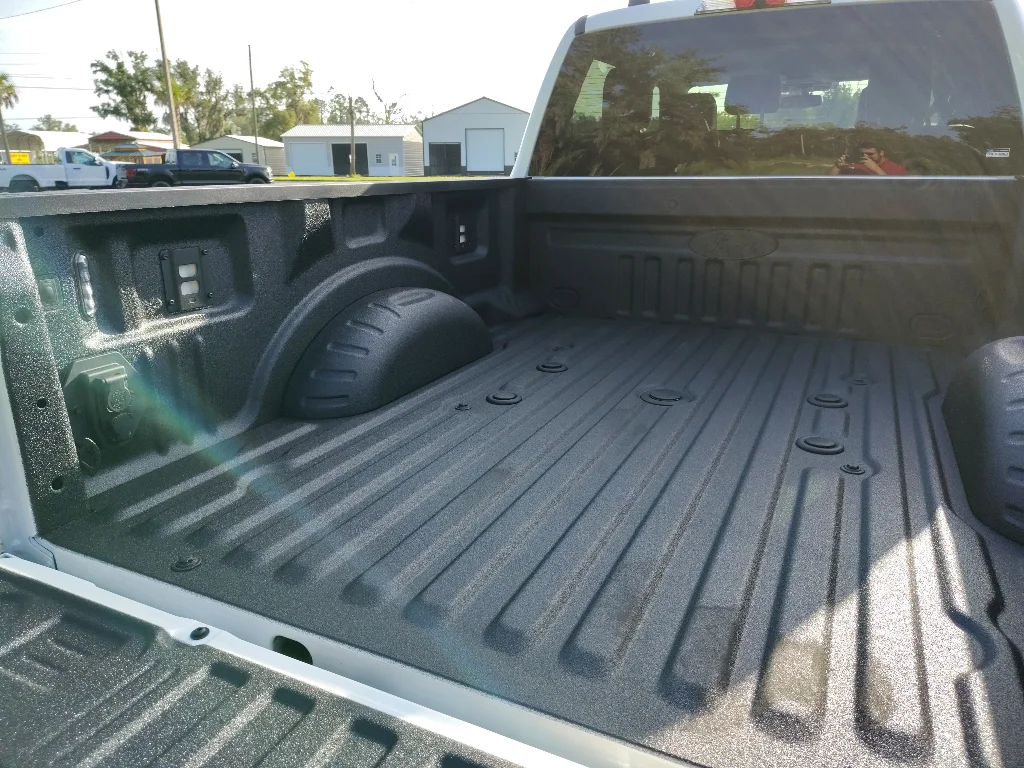 New 2026 Star White Metallic Tri-Coat Ford F-350® Lariat® image 7