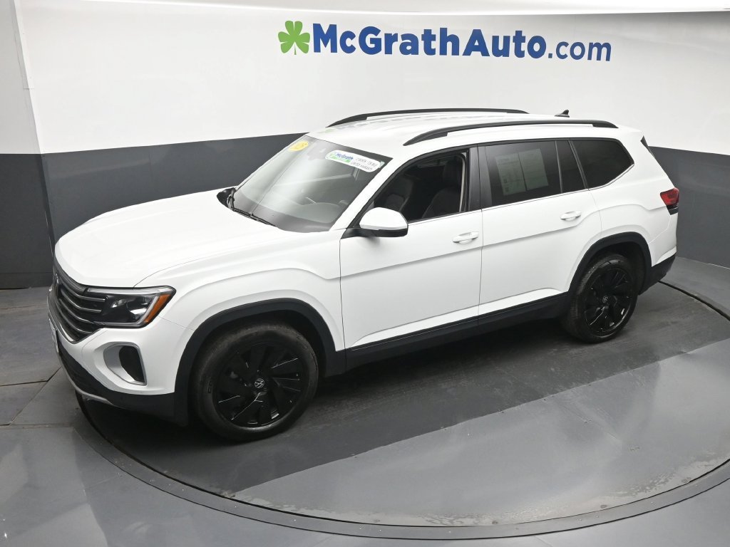 Used 2025 White Volkswagen 2.0T SE w/Technology image 22