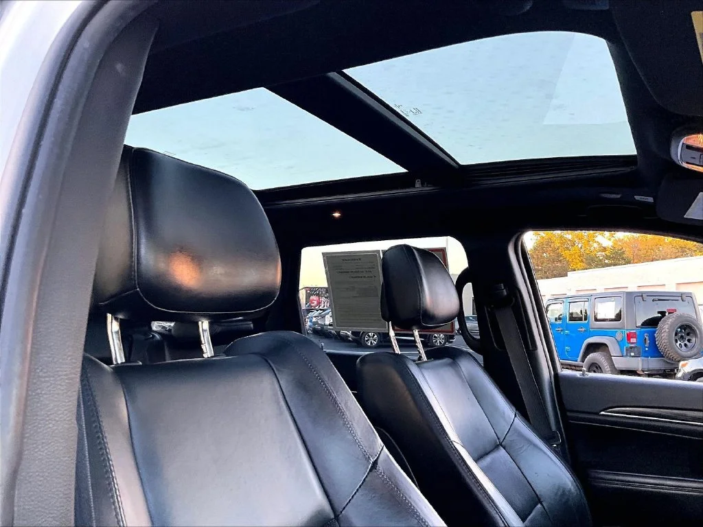 Used 2020 White Jeep Limited image 23