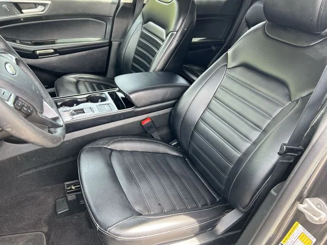 Used 2019 Gray Ford SEL image 21