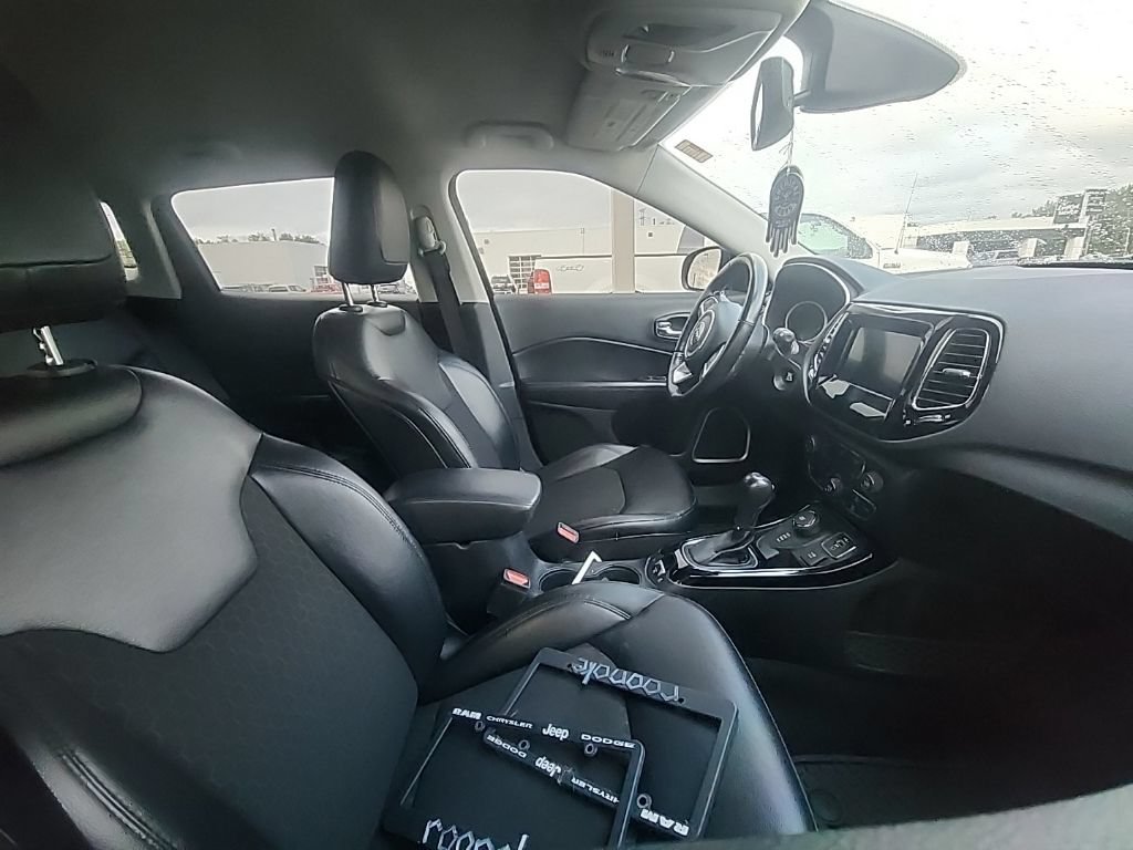 Used 2021 Velvet Red Pearlcoat Jeep Altitude image 4