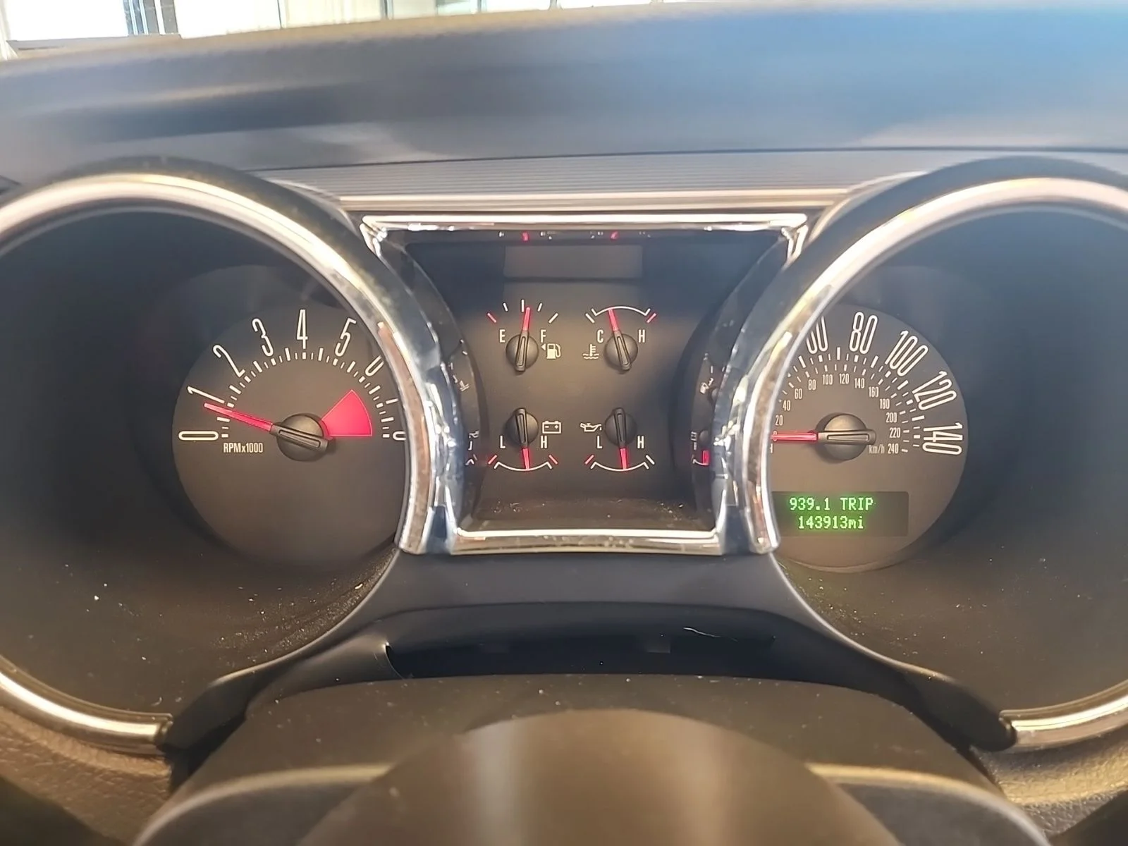 Used 2005 Red Ford GT Deluxe image 4