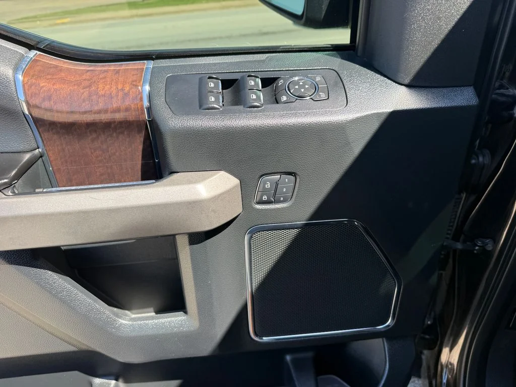 Used 2015 Black Ford Platinum image 33