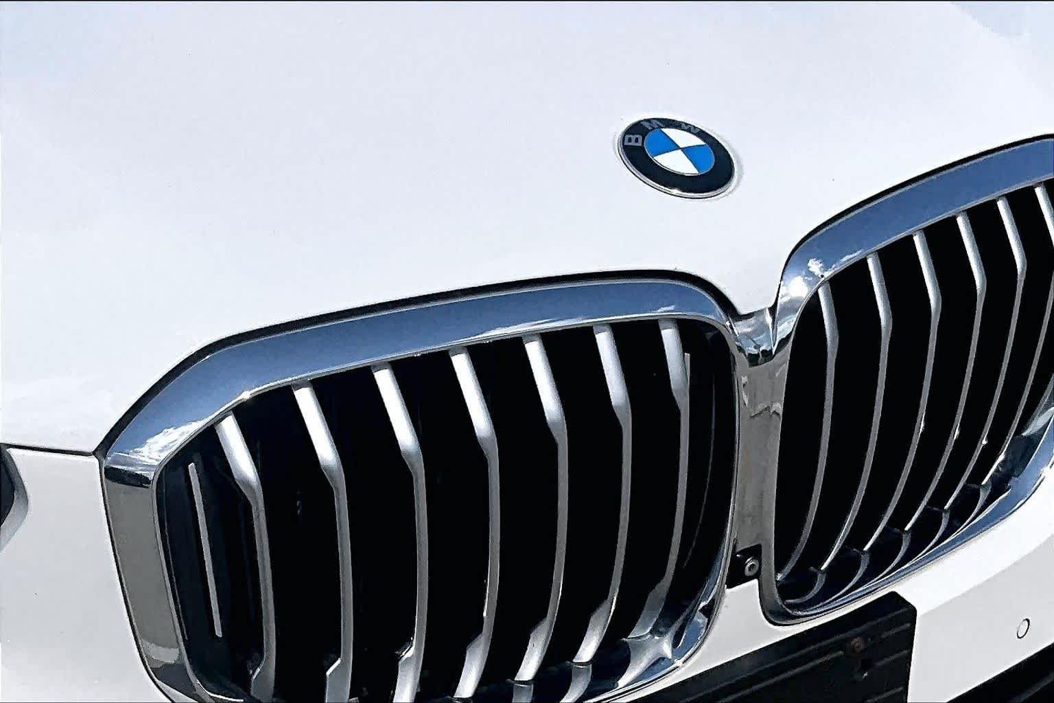 Used 2020 Alpine White BMW sDrive40i image 28