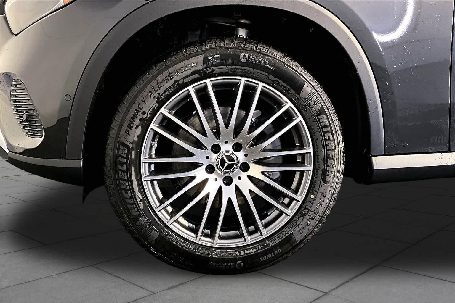 New 2026 Graphite Grey Metallic Mercedes-Benz GLC 300 image 17