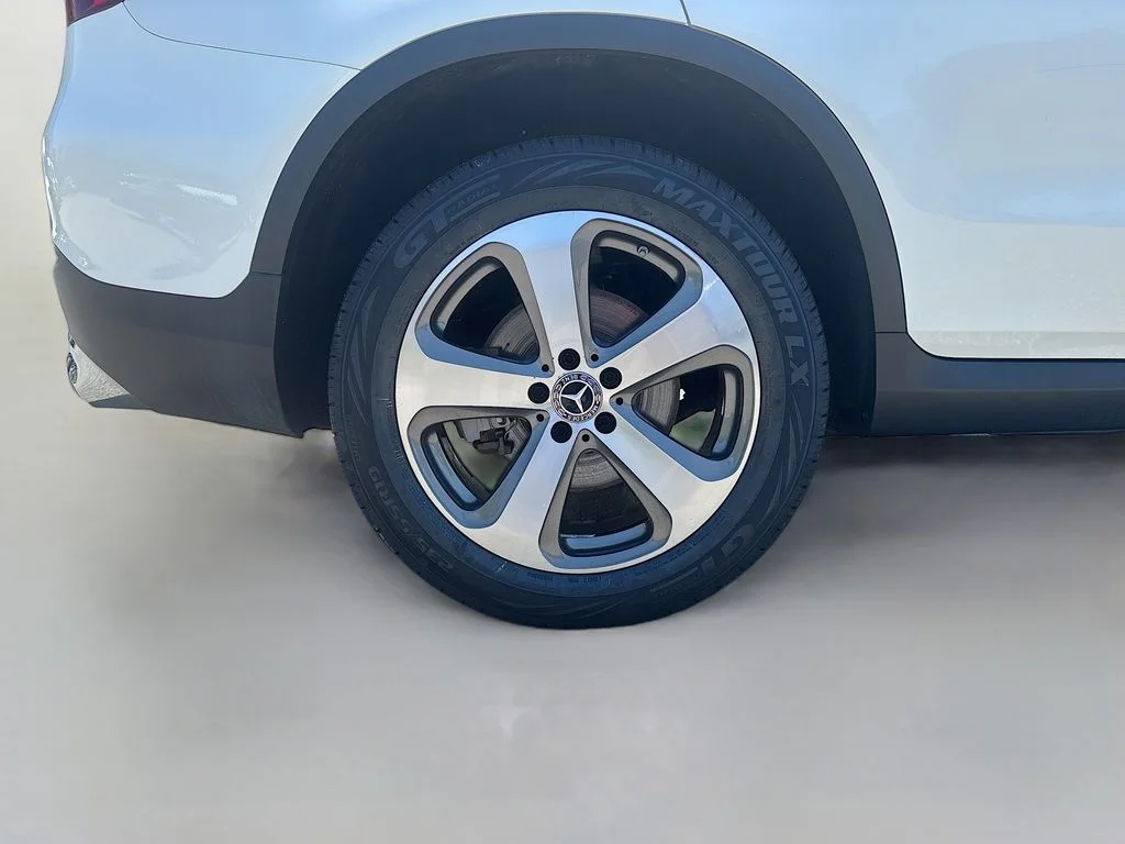 Used 2018 White Mercedes-Benz GLC 300 image 14