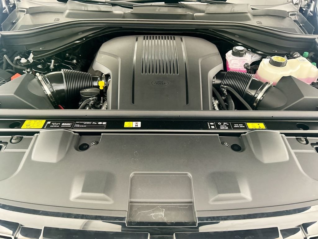 New 2026 Santorini Black Land Rover SE image 28