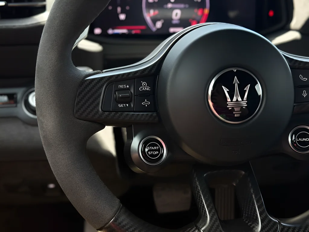Used 2022 Blue Maserati Base image 17