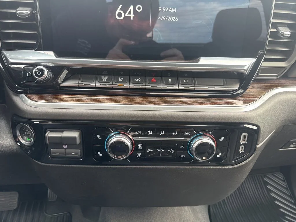 Used 2025 Onyx Black GMC SLE image 41