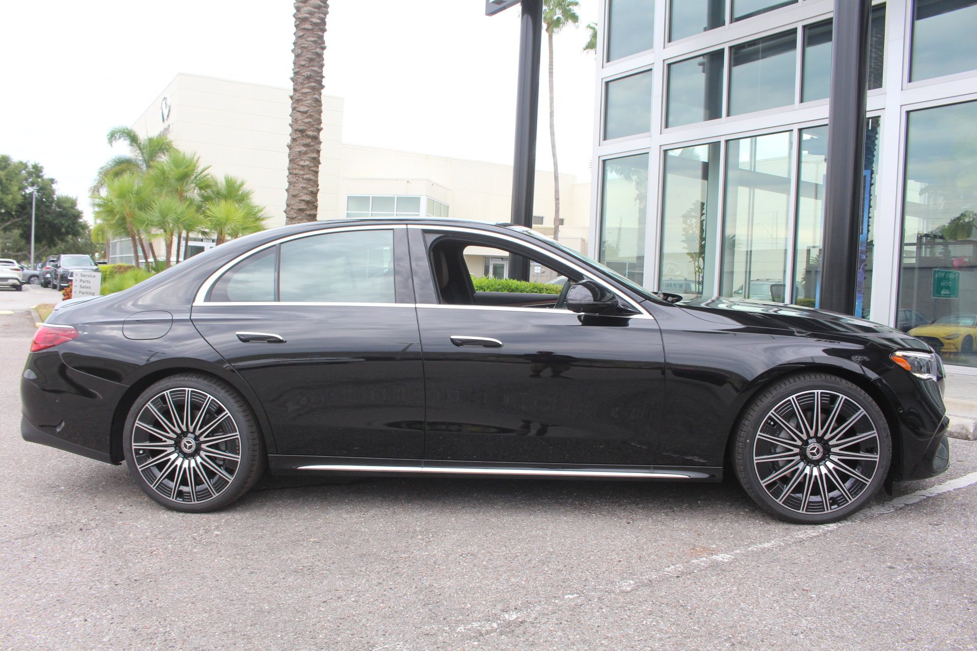 2026 Mercedes-Benz E-Class E350 - Photo 37