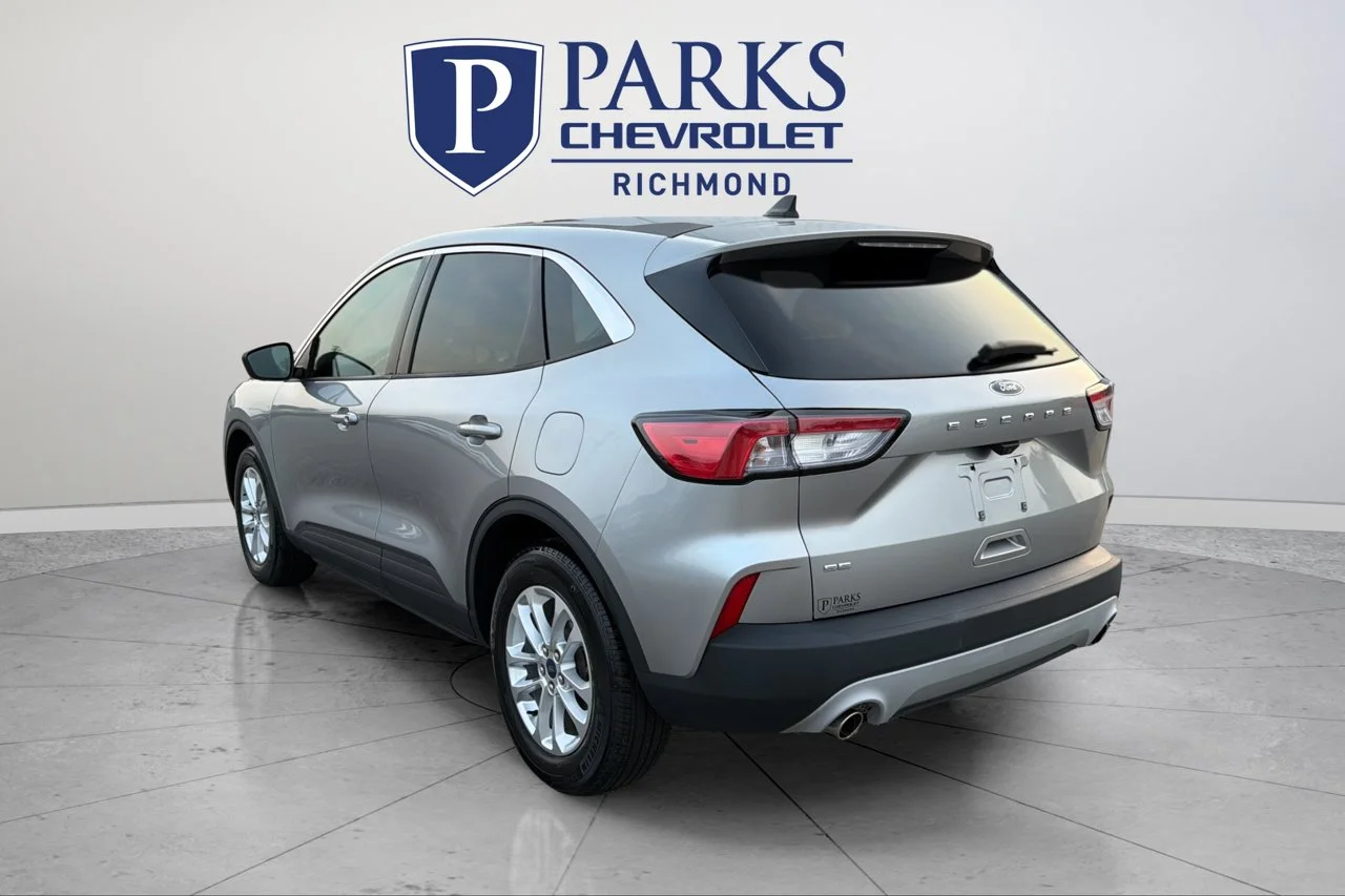 Certified Used 2022 Silver Ford SE image 5