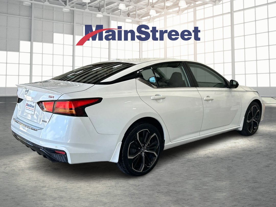 Used 2023 White Nissan 2.5 SR image 5