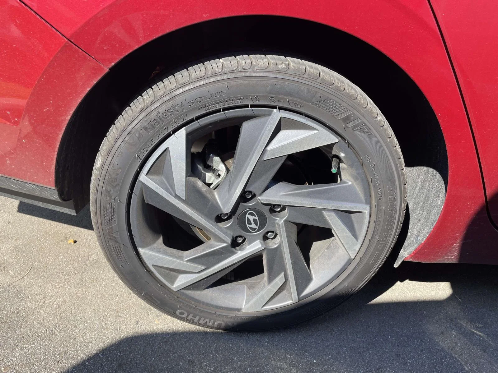 Used 2025 Ultimate Red Hyundai SEL Sport image 5