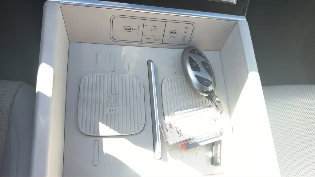 Used 2025 Gray Hyundai SEL image 22