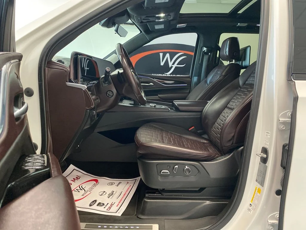 Used 2021 White Cadillac Sport Platinum image 13