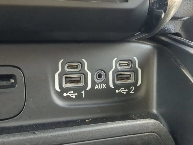 Used 2019 Black Ram Laramie image 27