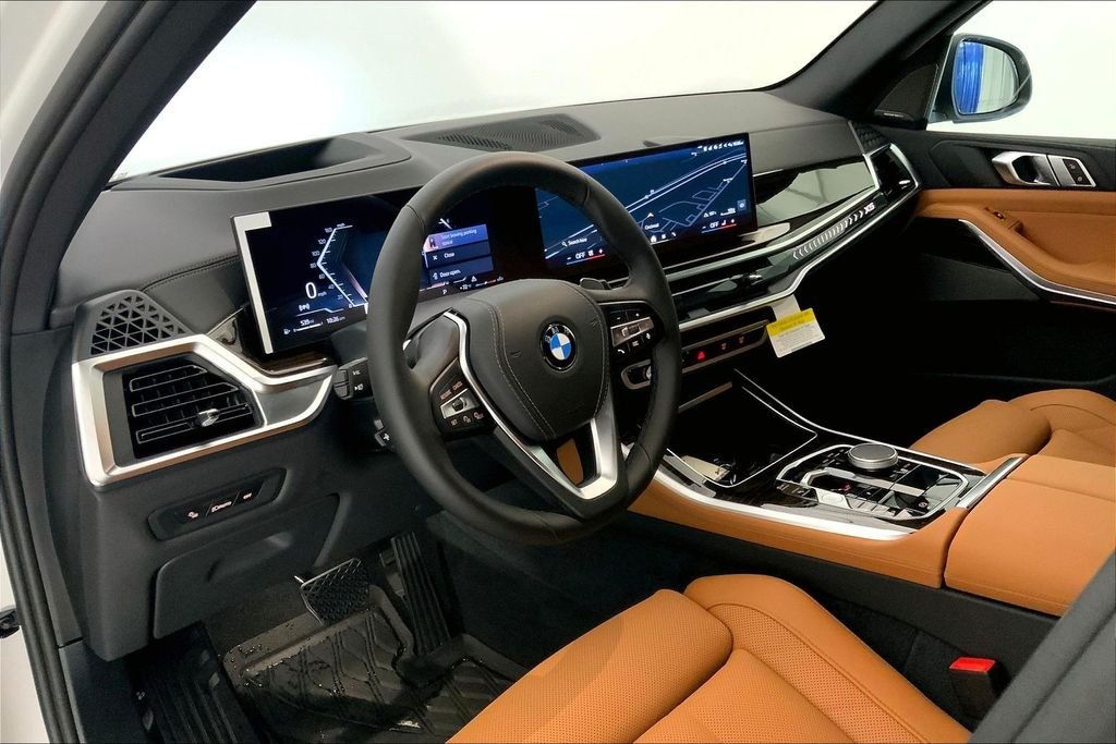 Used 2026 Mineral White Metallic BMW  image 4