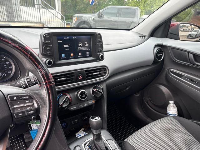 Used 2019 Red Hyundai SE image 11