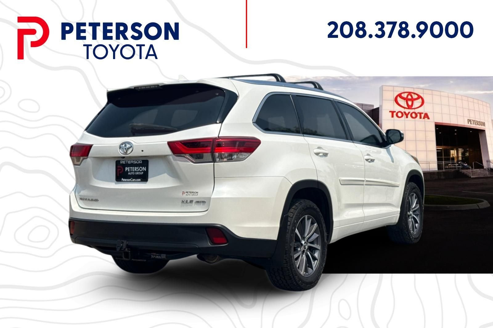 Used 2018 White Toyota XLE image 3