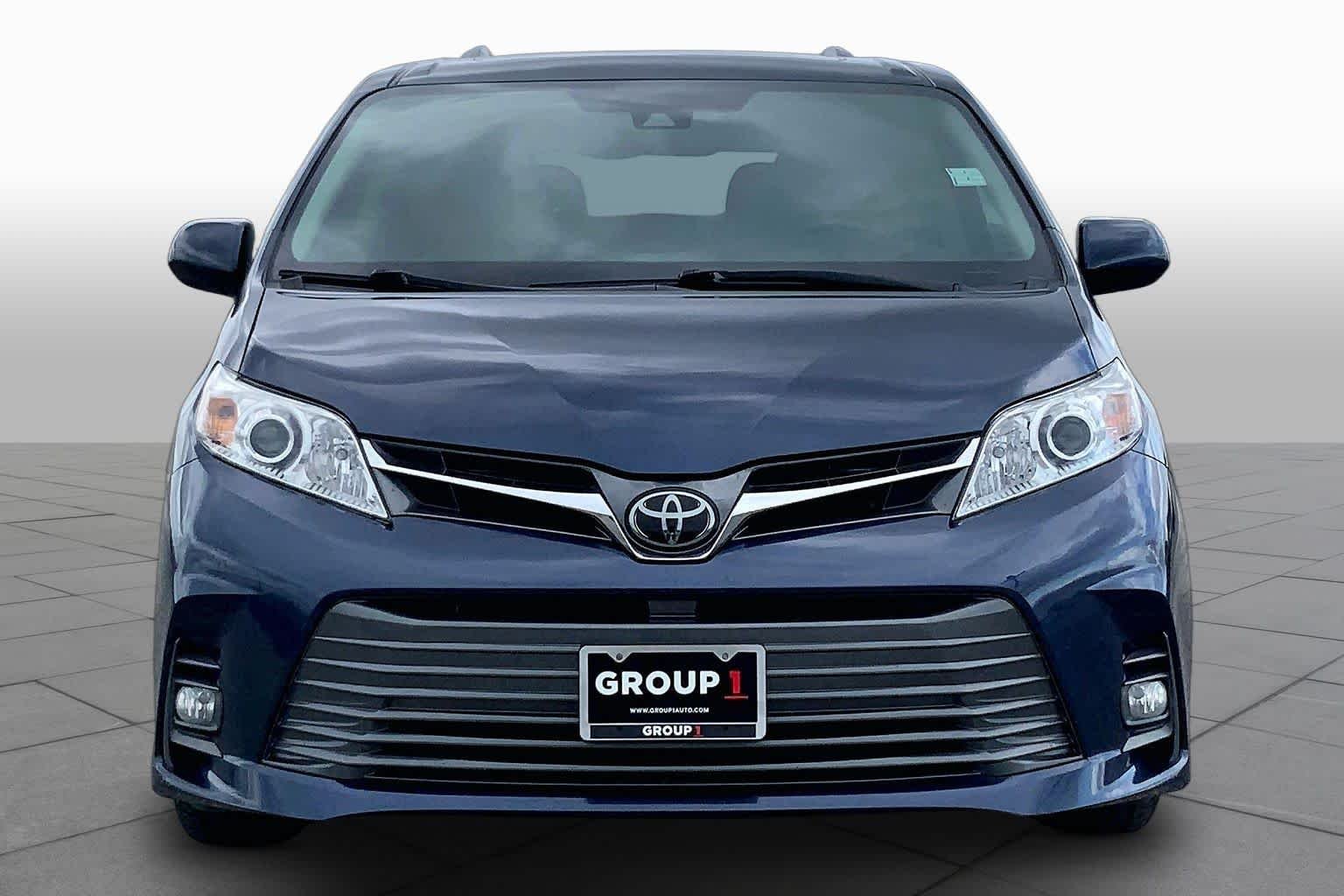 Used 2020 Parisian Night Pearl Toyota XLE Premium image 4
