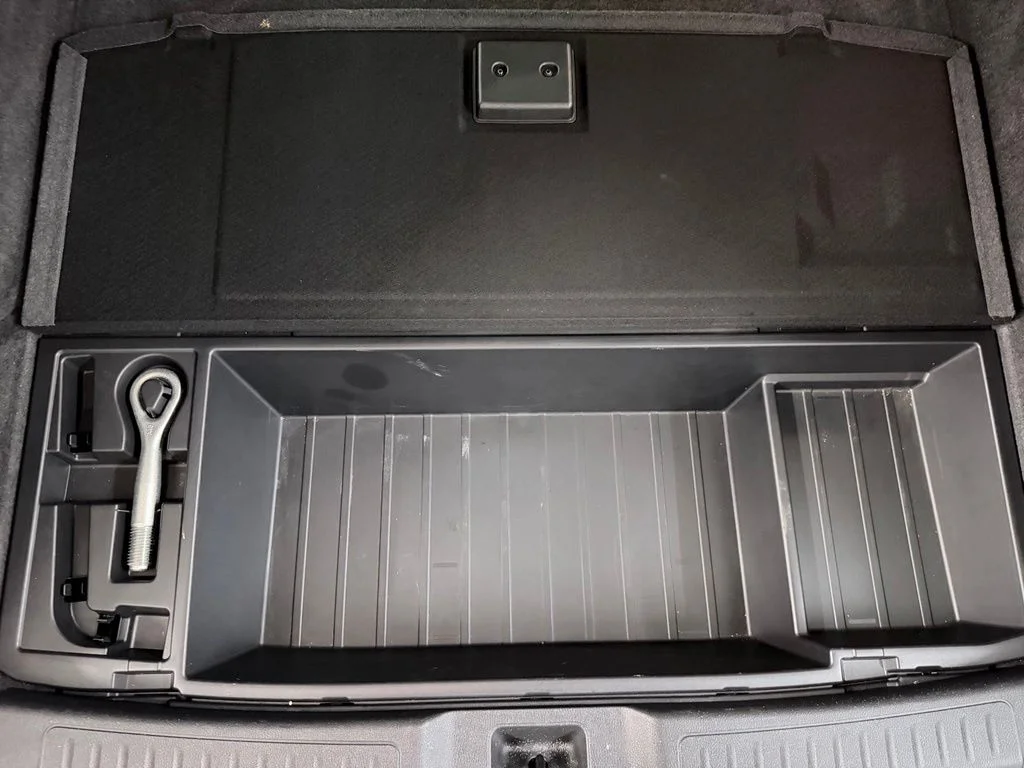 Used 2023 Gray INFINITI LUXE image 34