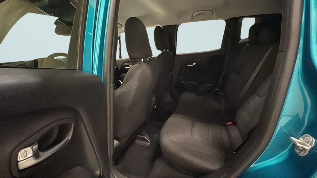 Used 2019 Green Jeep Latitude image 12